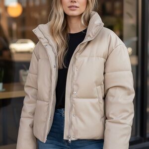 Levi’s Womens Size M Biscotti Tan Faux Leather Bomber Jacket Vegan